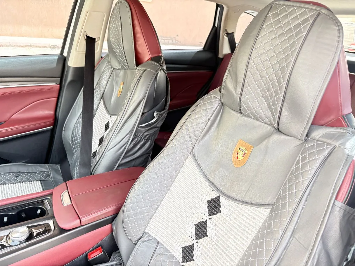 Car image 13