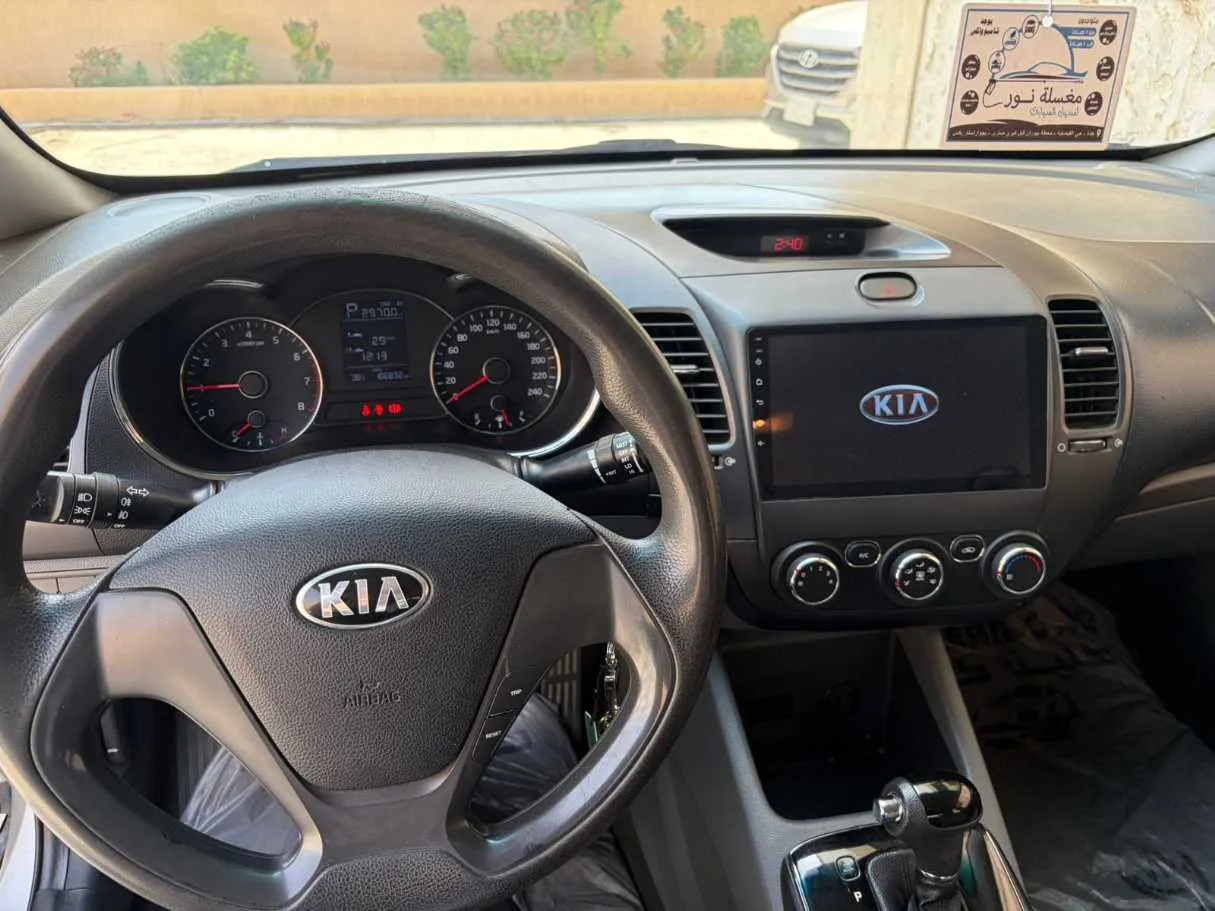 Car image 25