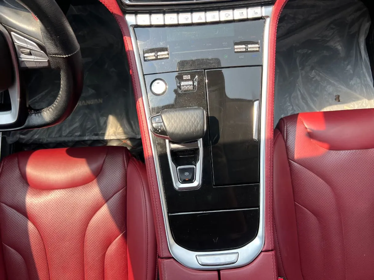 Car image 17