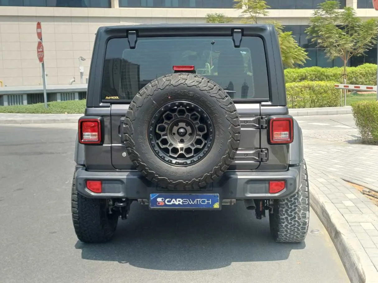 Car image 6