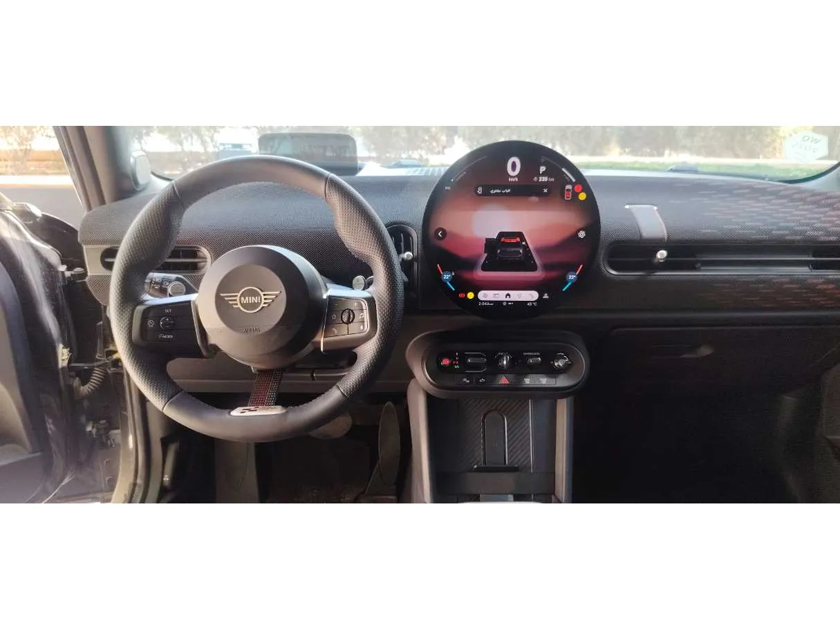 Car image 18