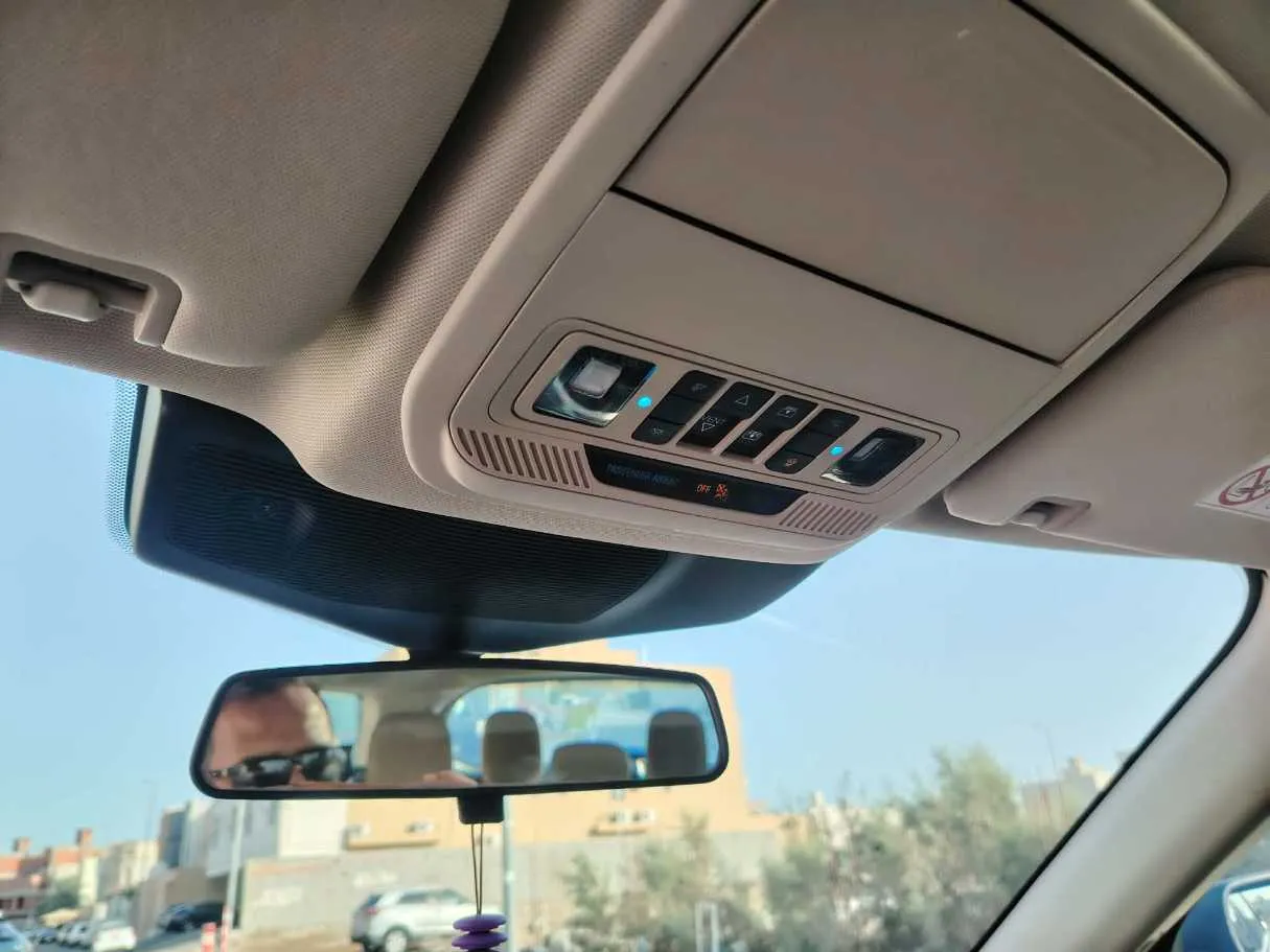 Car image 36