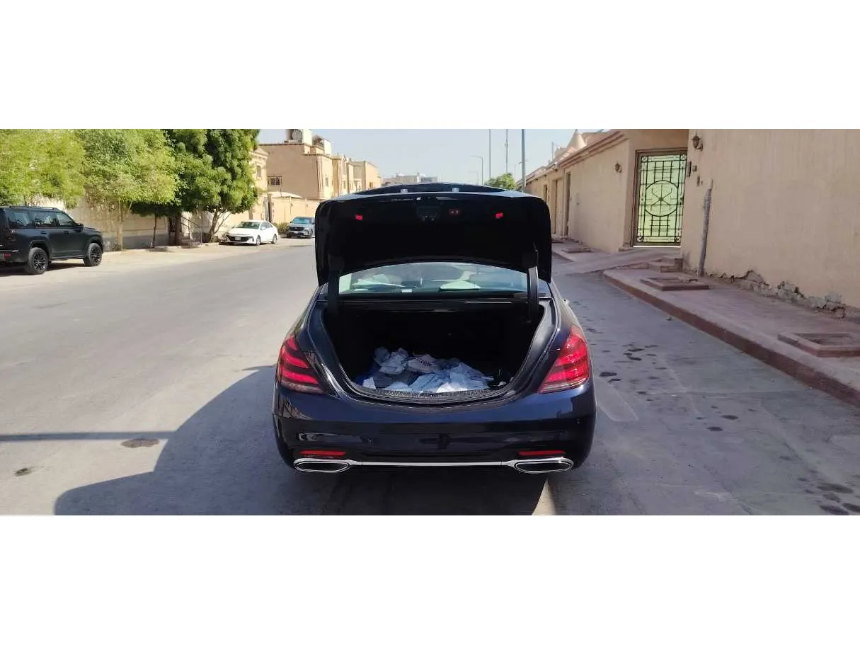 Car image 23