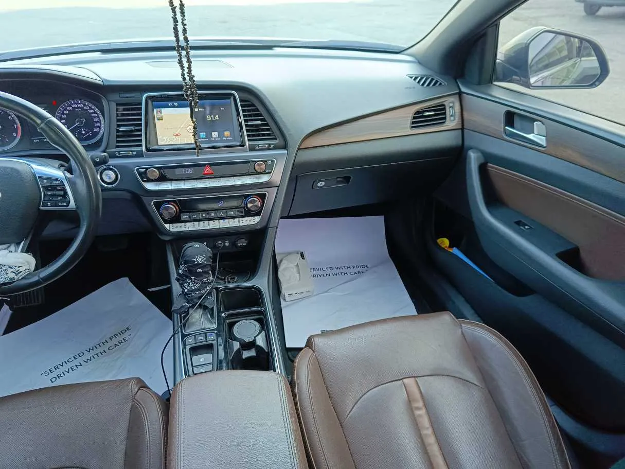 Car image 22