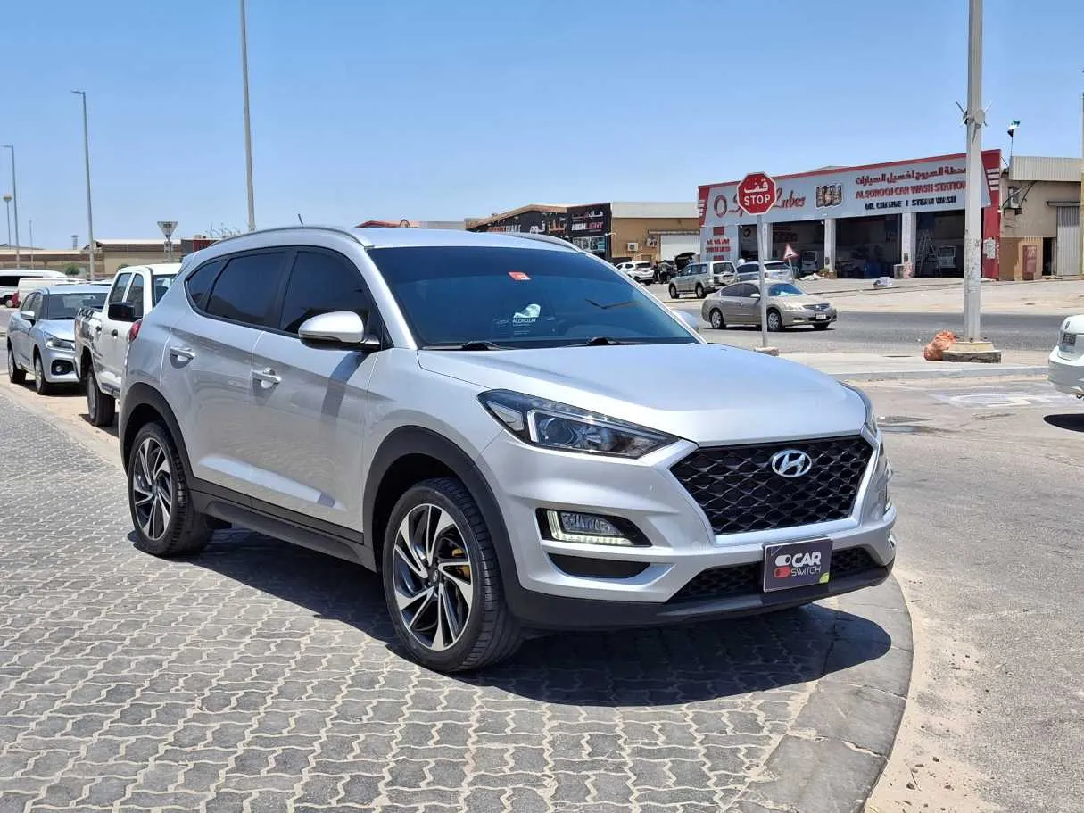 Car image 3