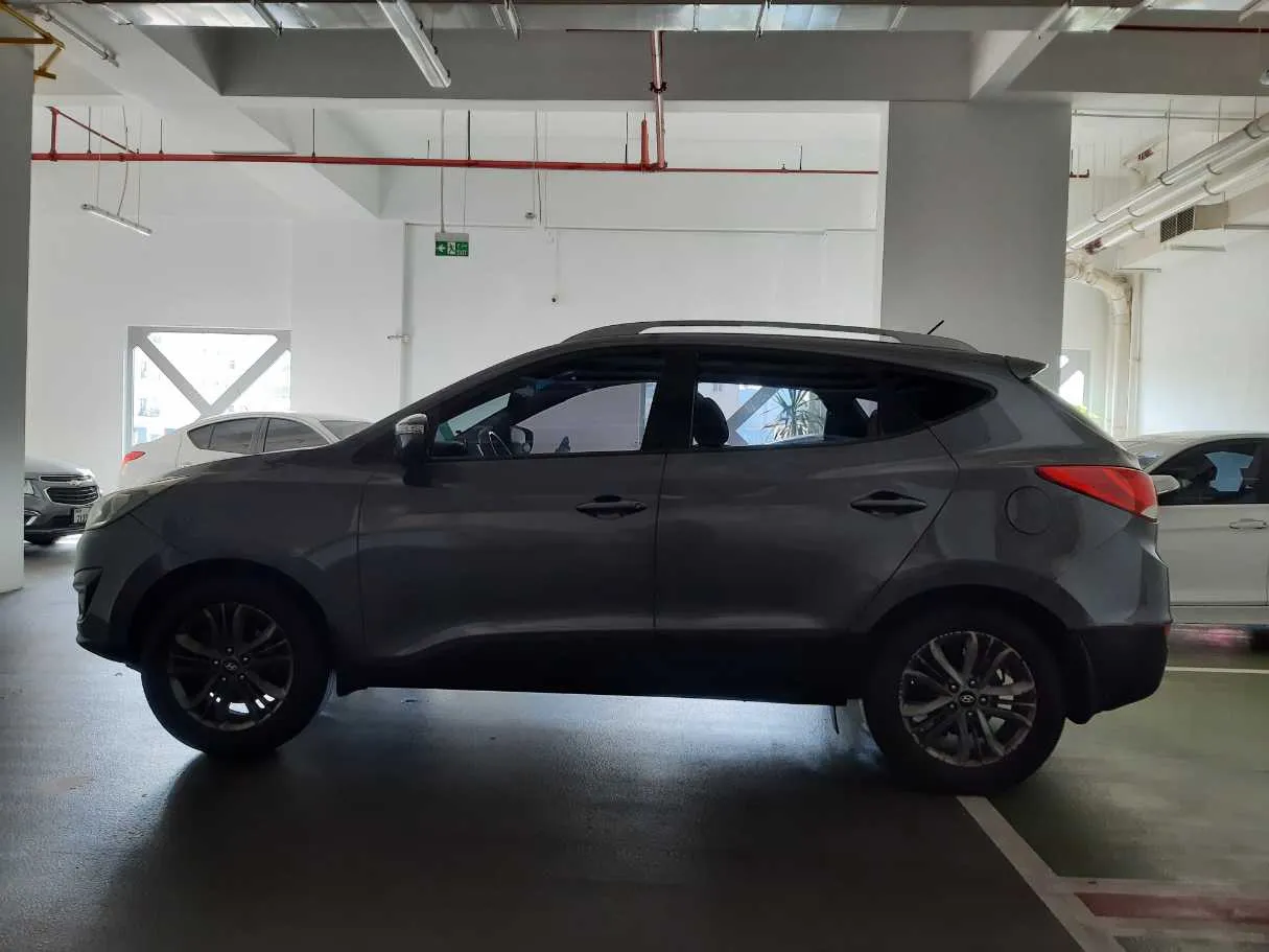 Car image 8