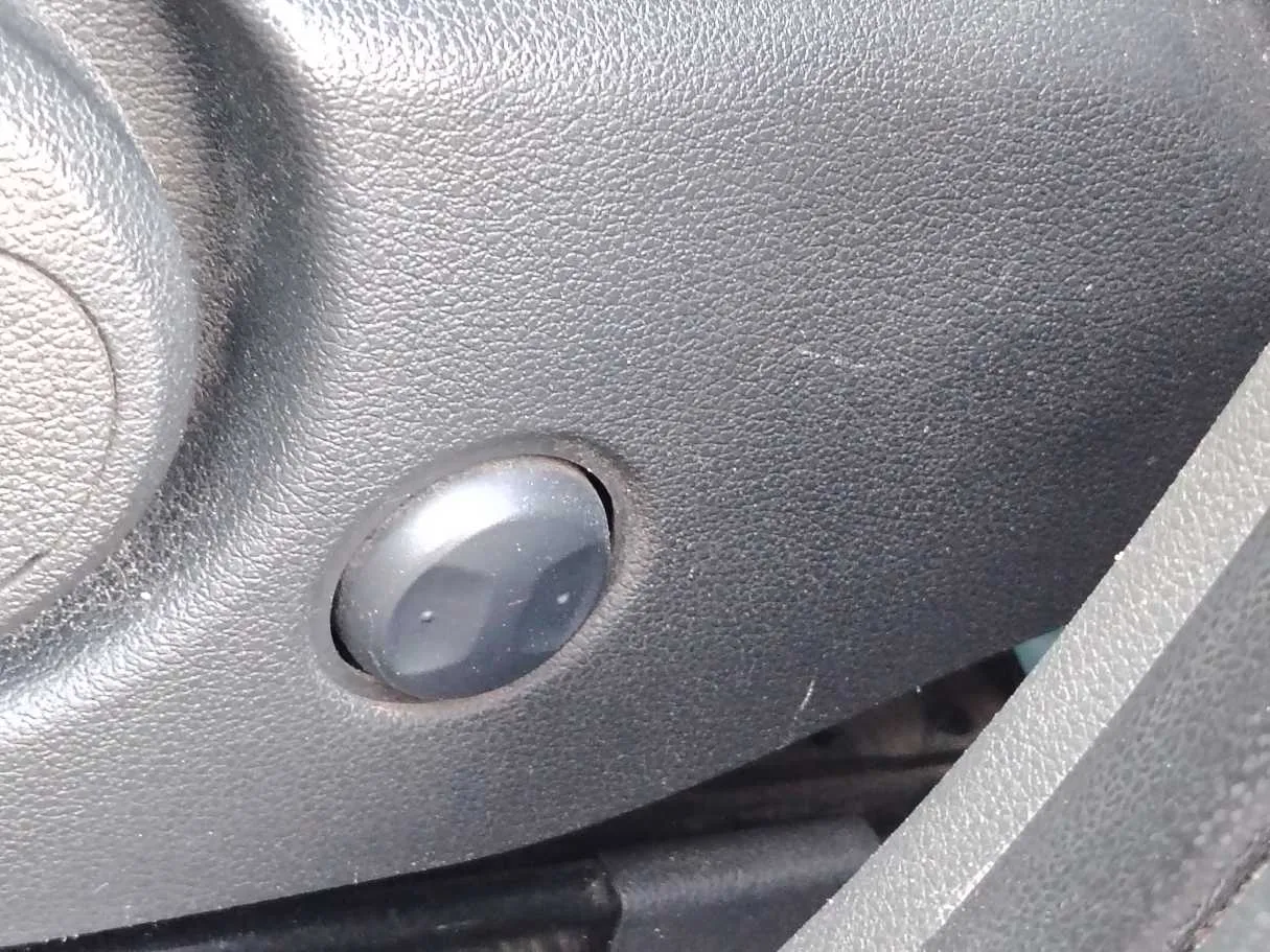 Car image 29
