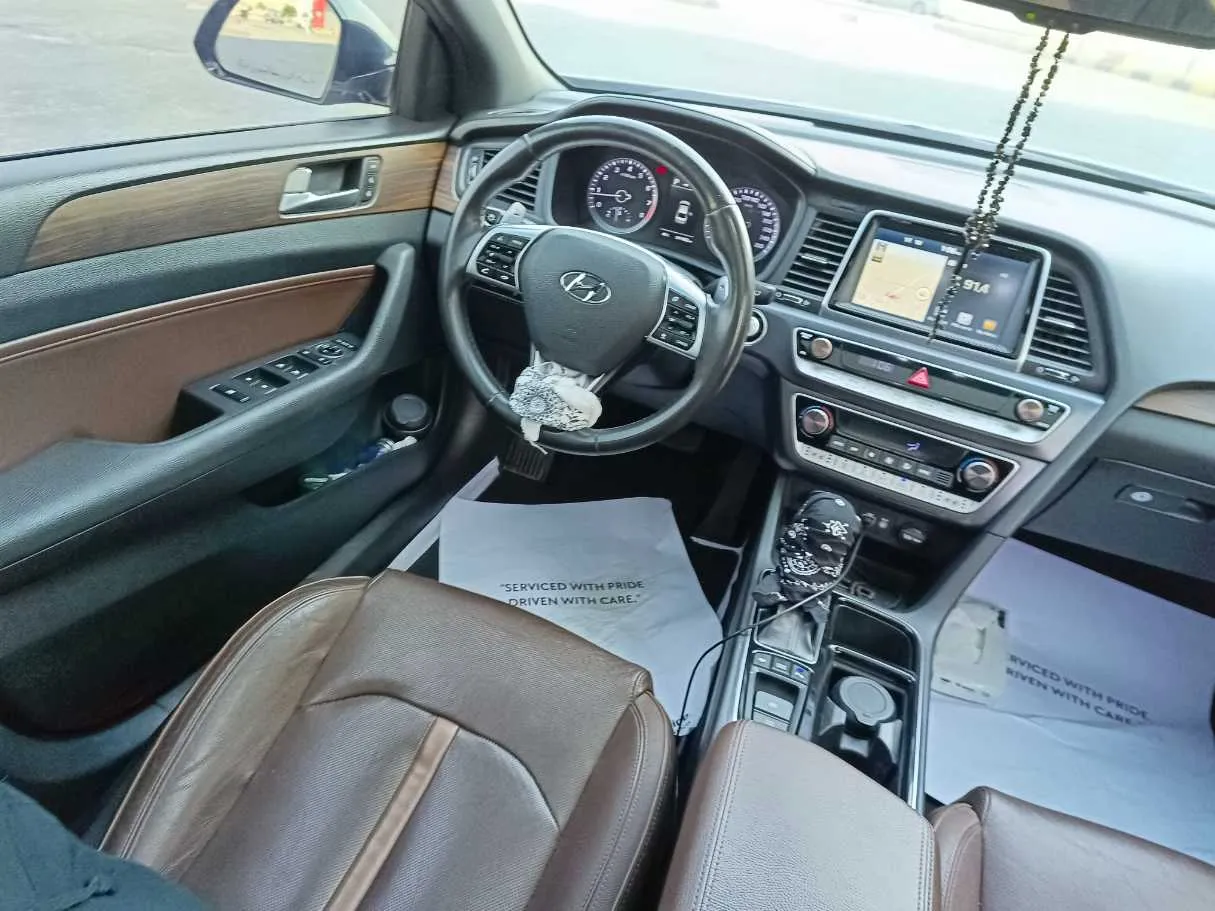Car image 23