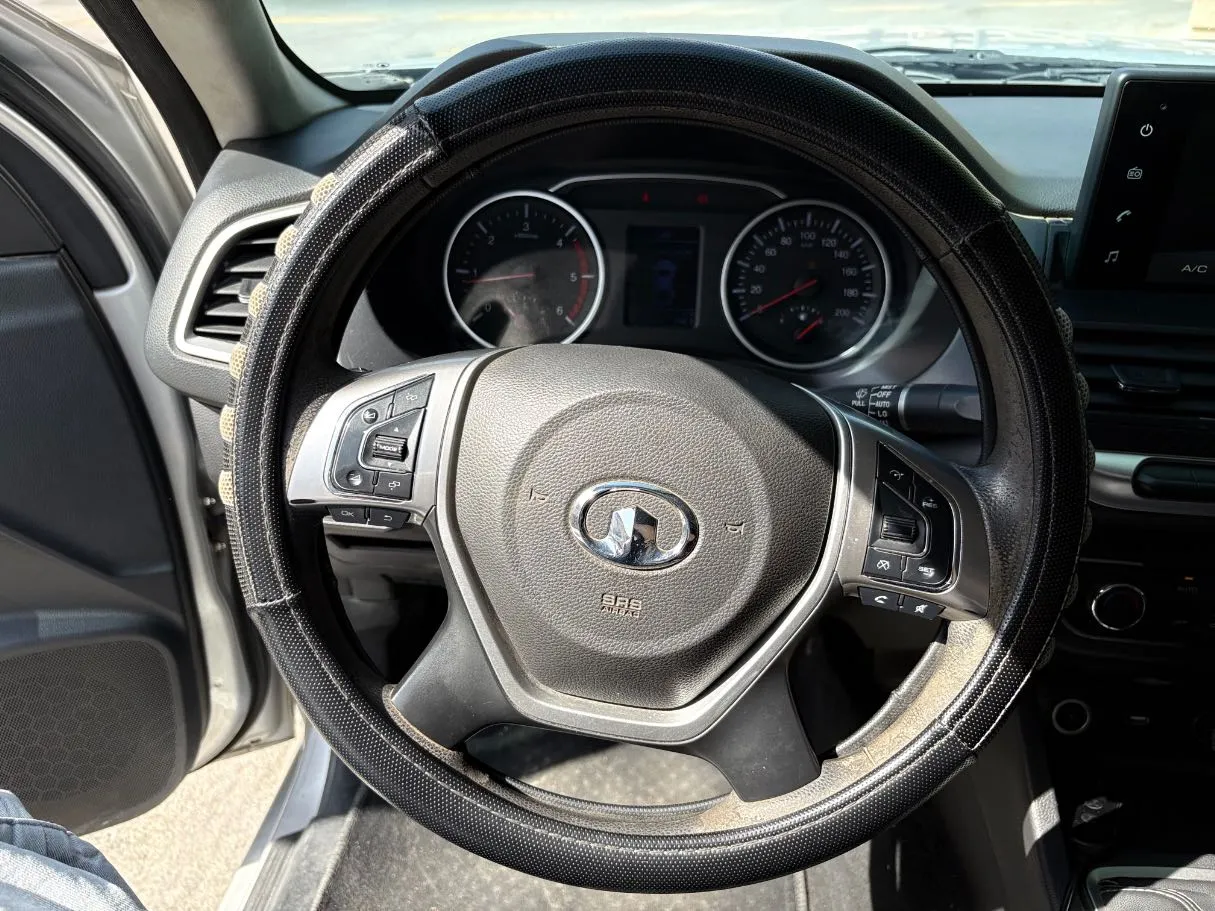 Car image 23