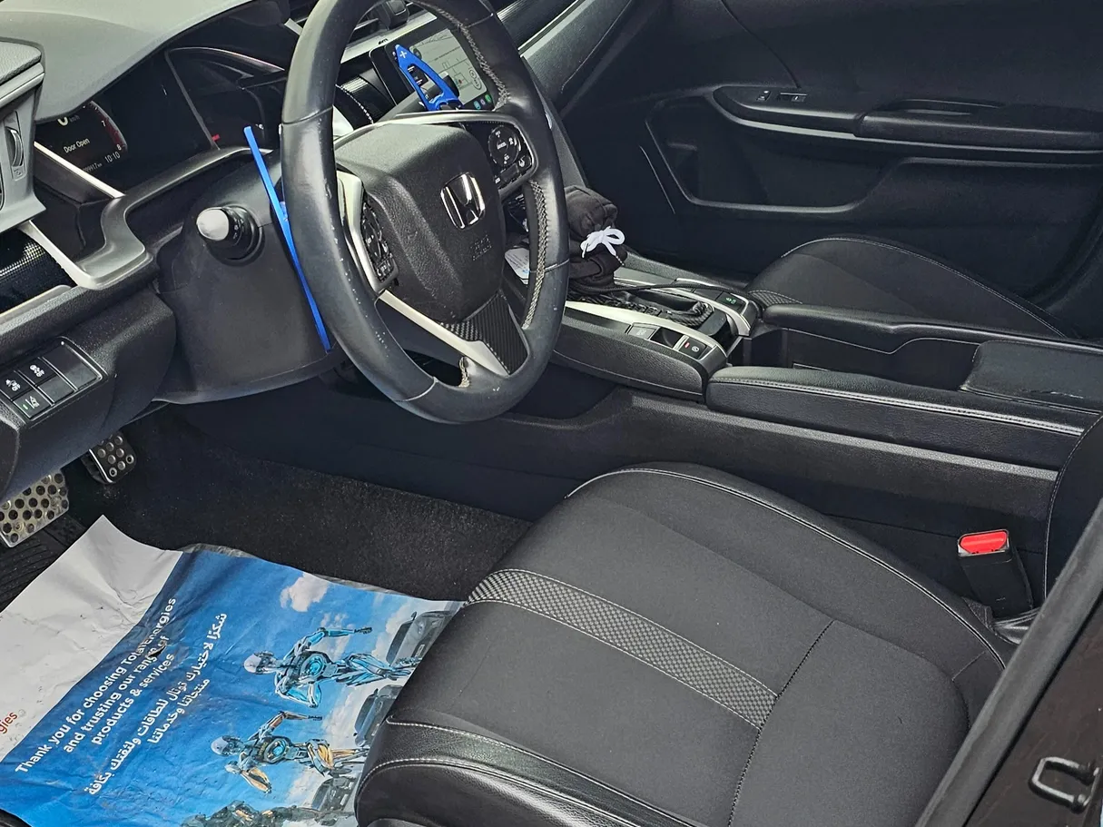 Car image 5