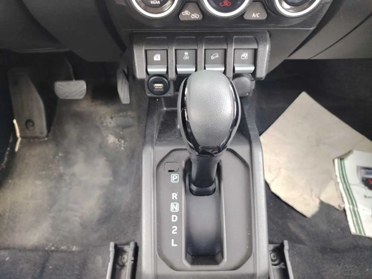 Car image 20