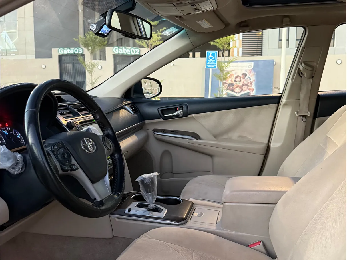 Car image 8