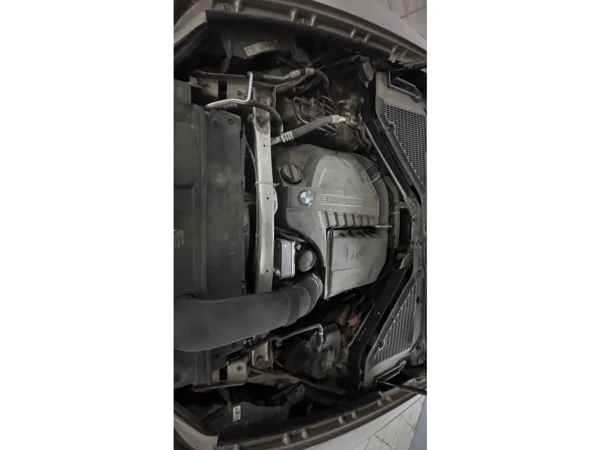 Car image 28