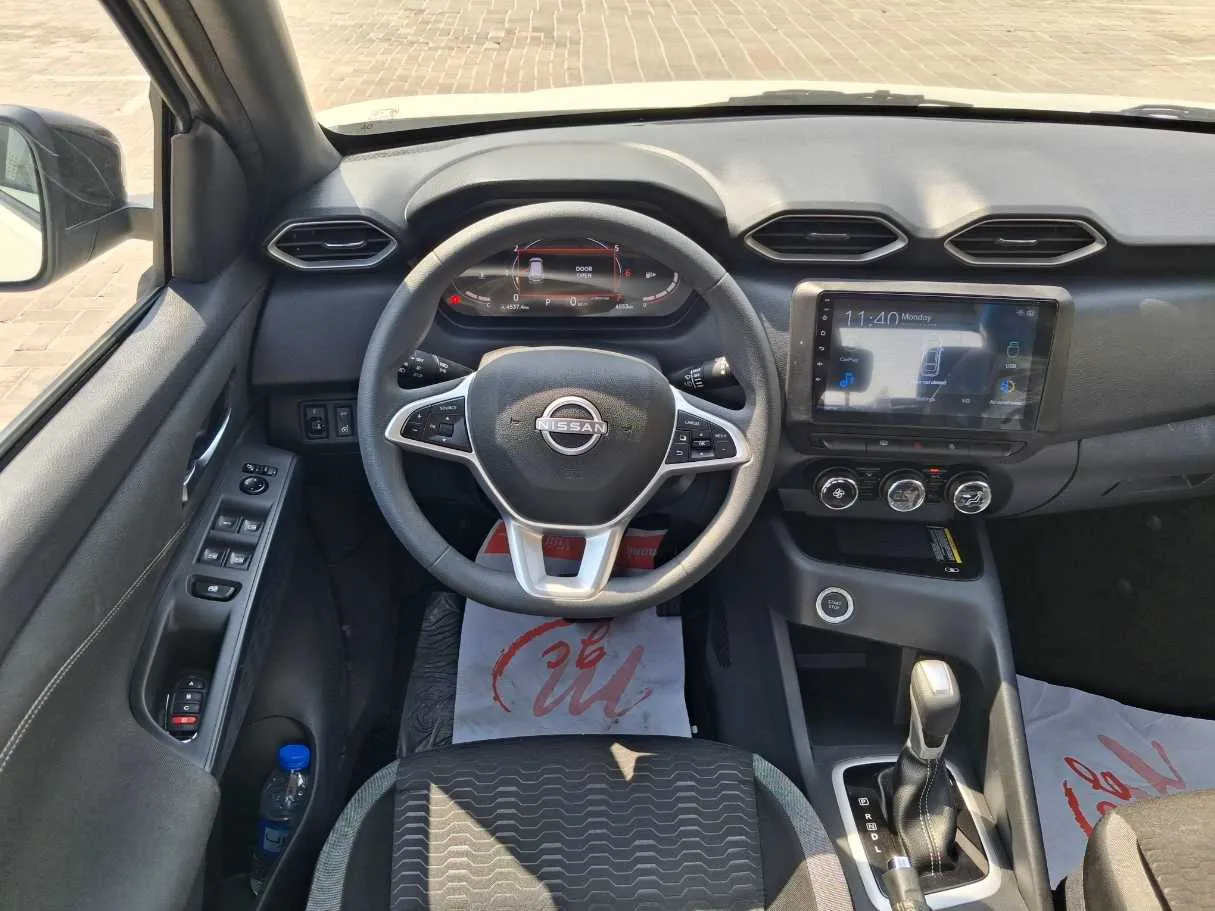Car image 18
