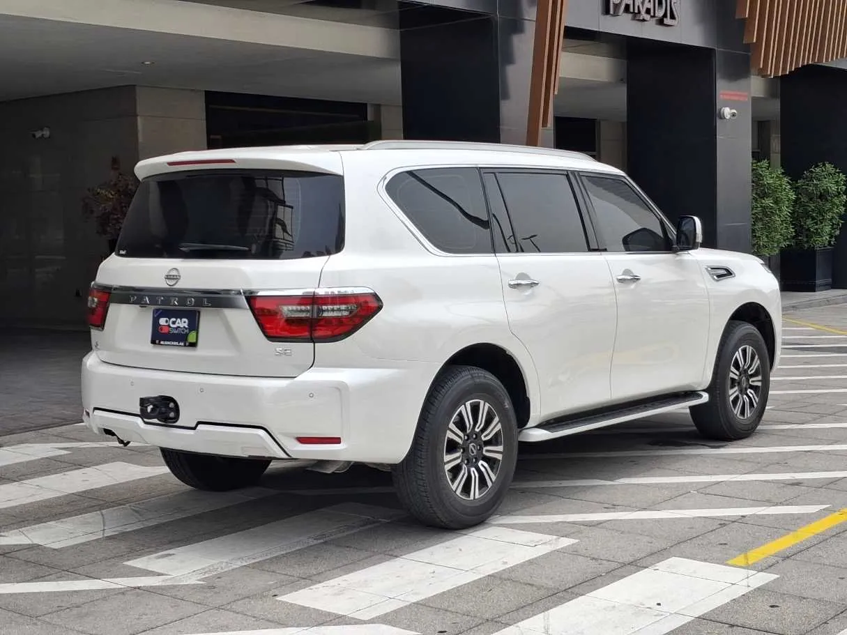 Car image 5