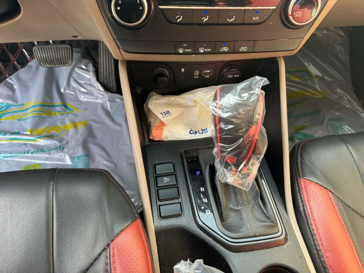 Car image 18
