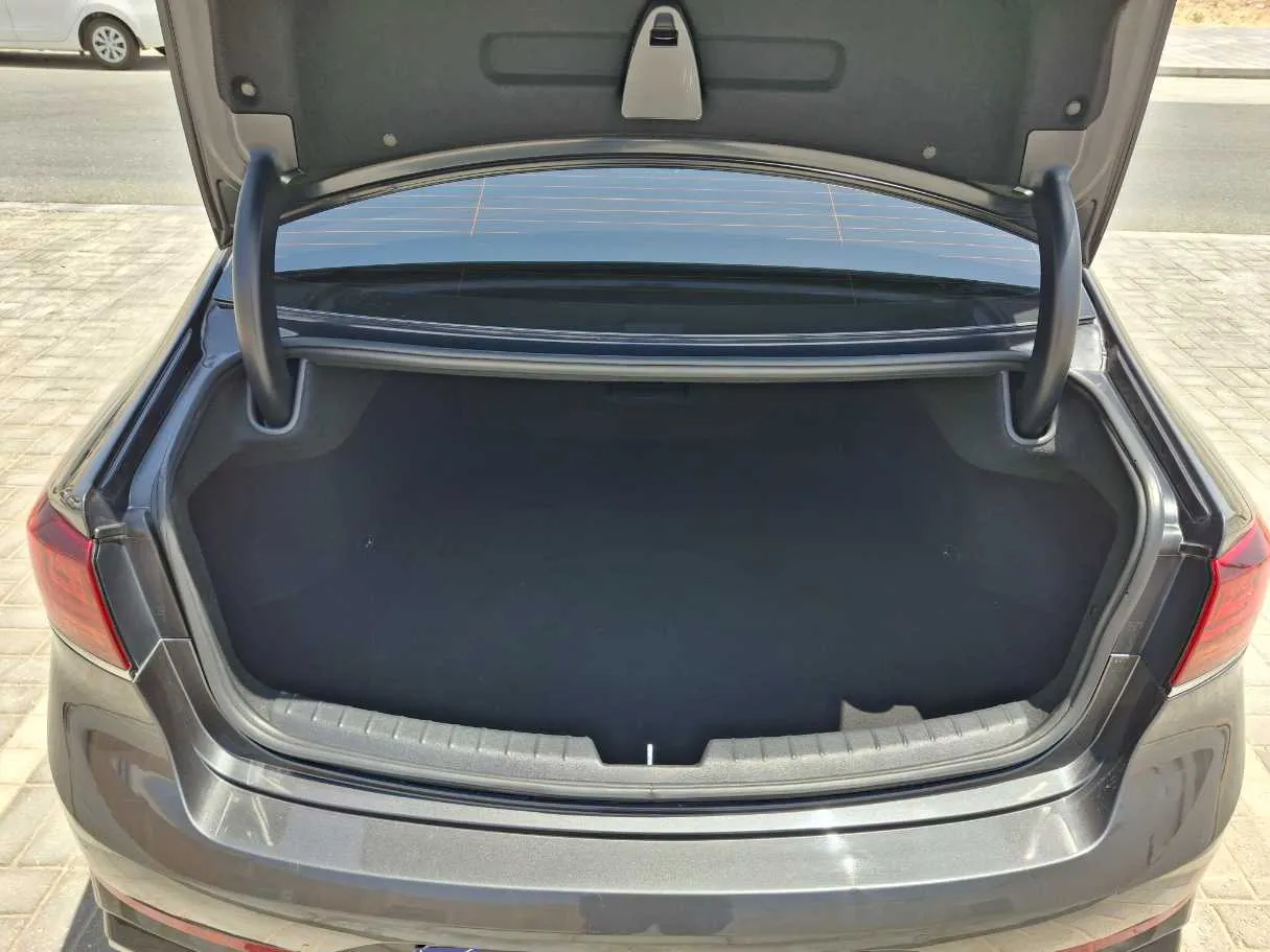 Car image 22