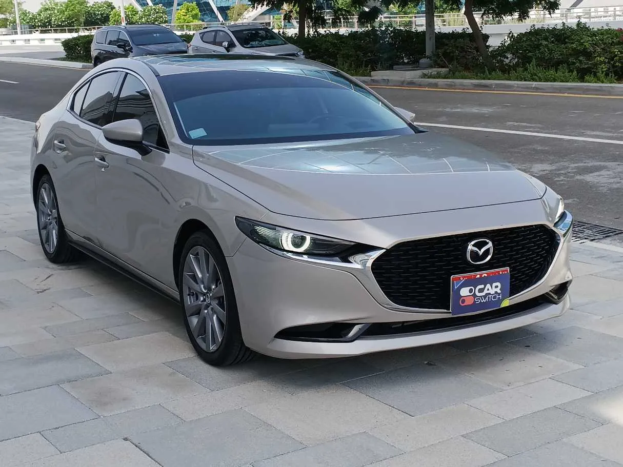 Car image 3