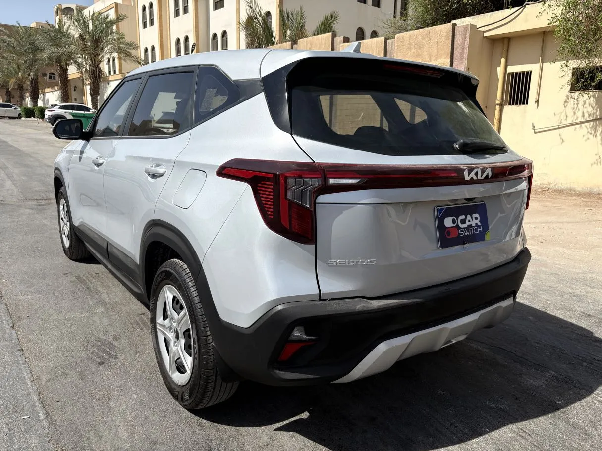Car image 7