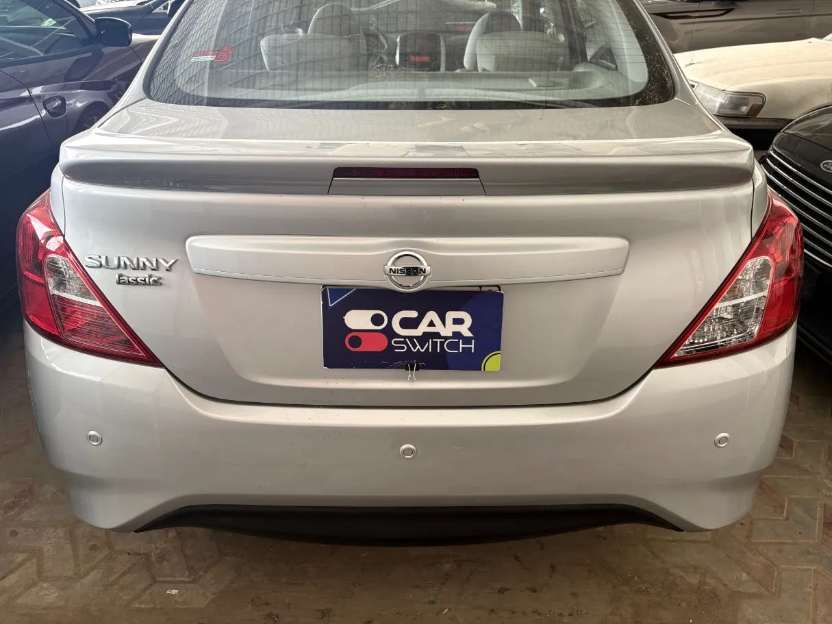 Car image 5
