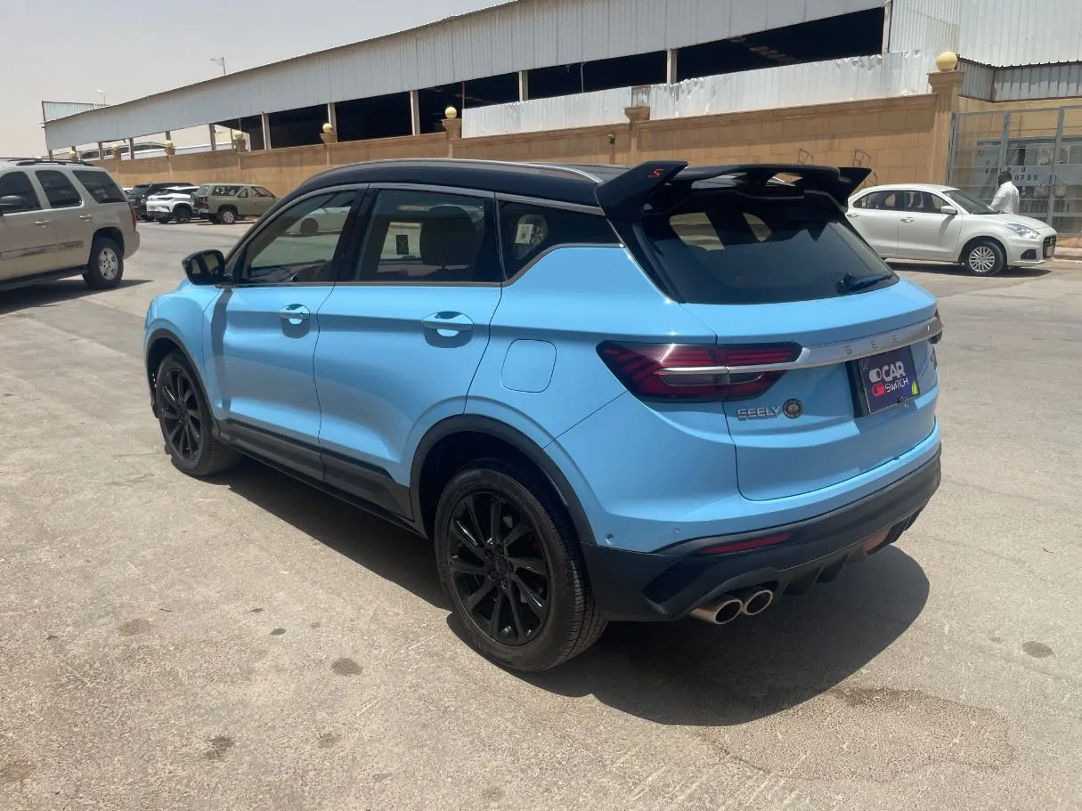Car image 6