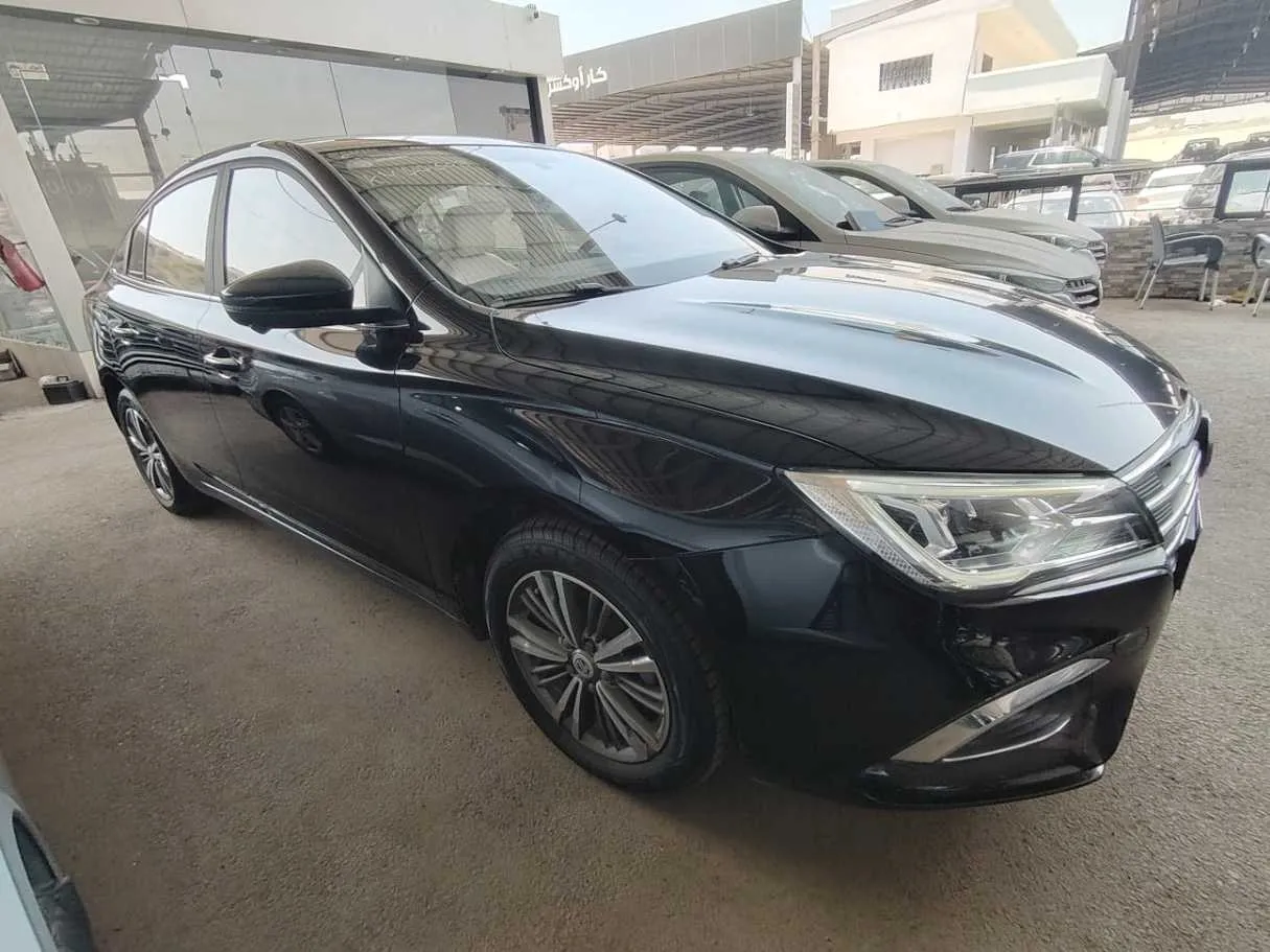 Car image 4