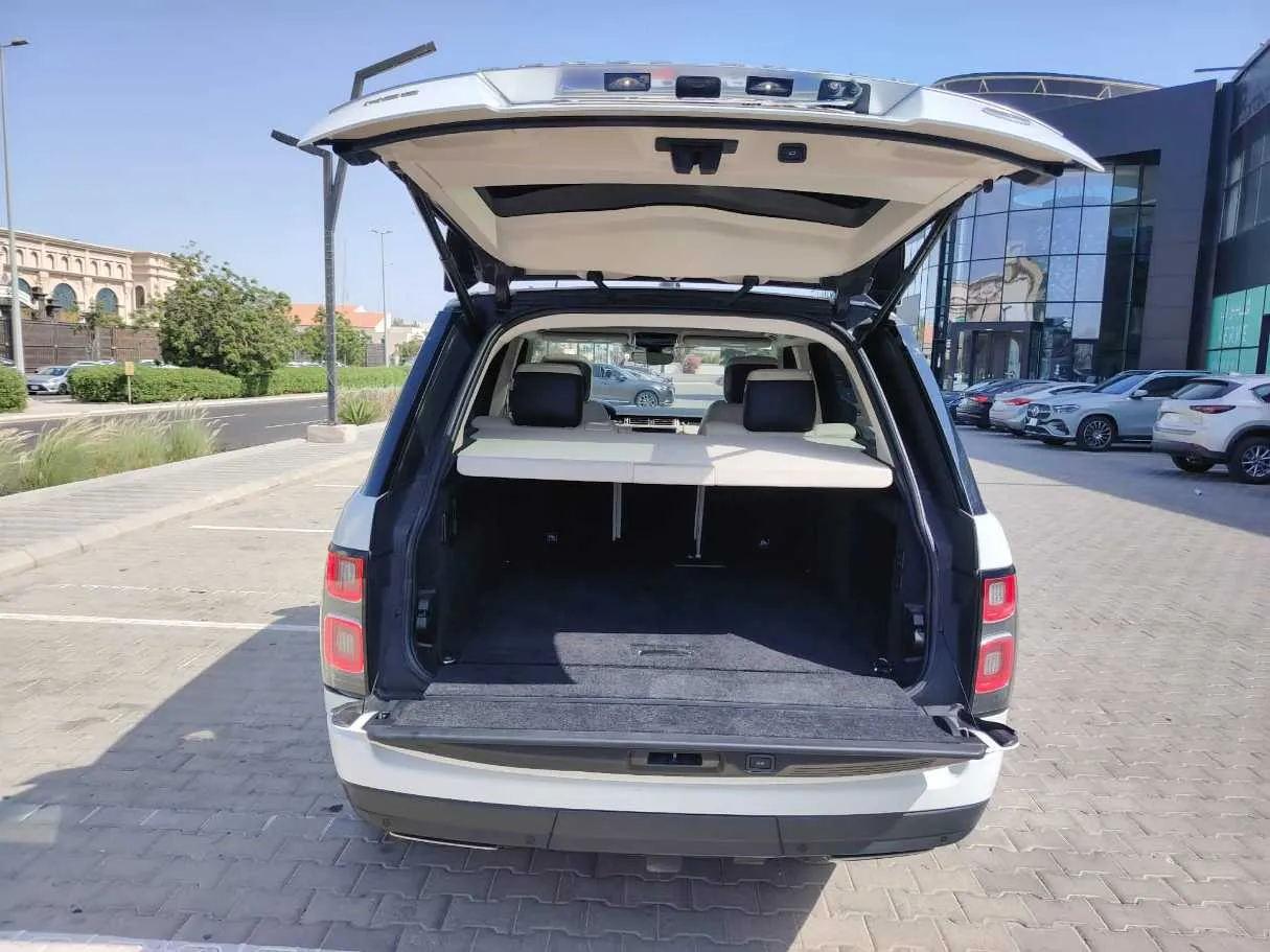 Car image 27