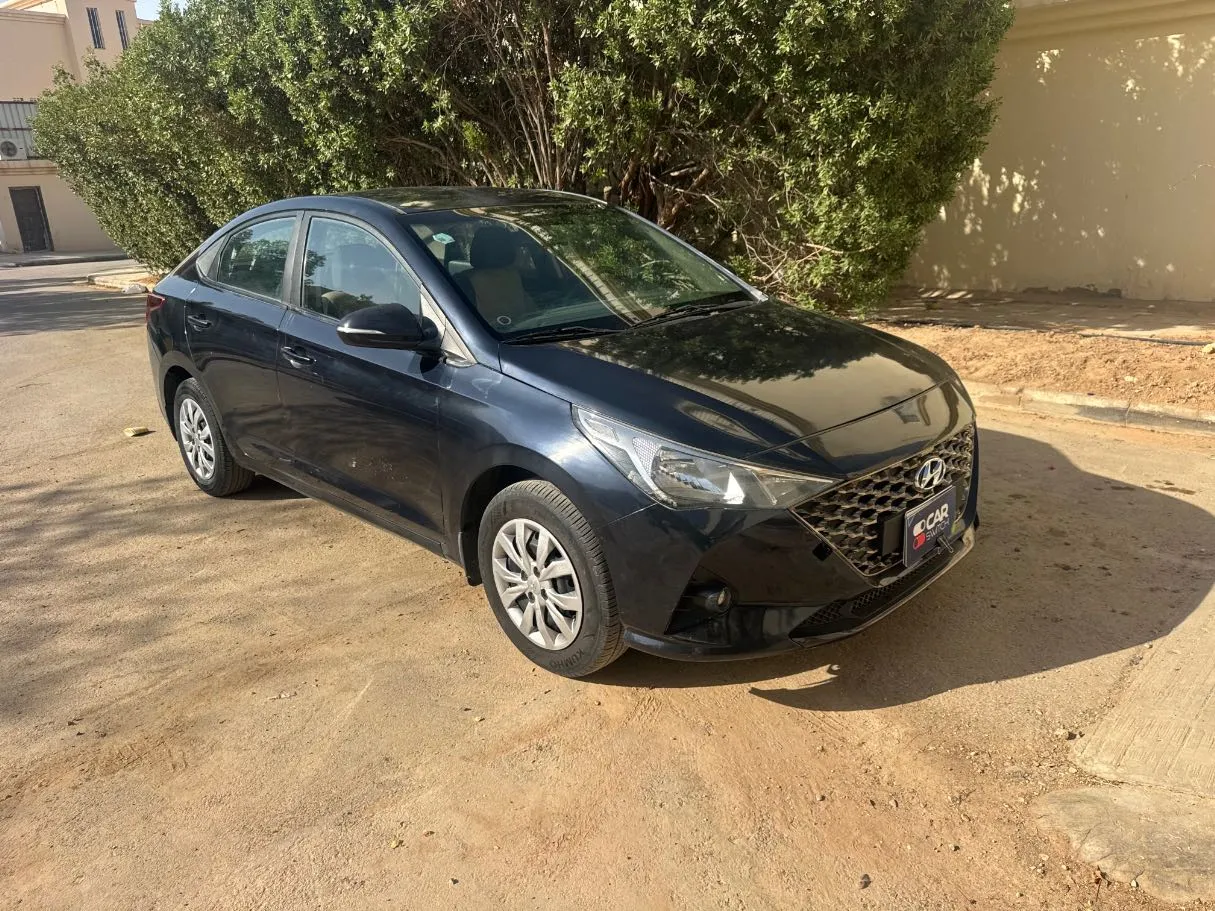 Car image 3