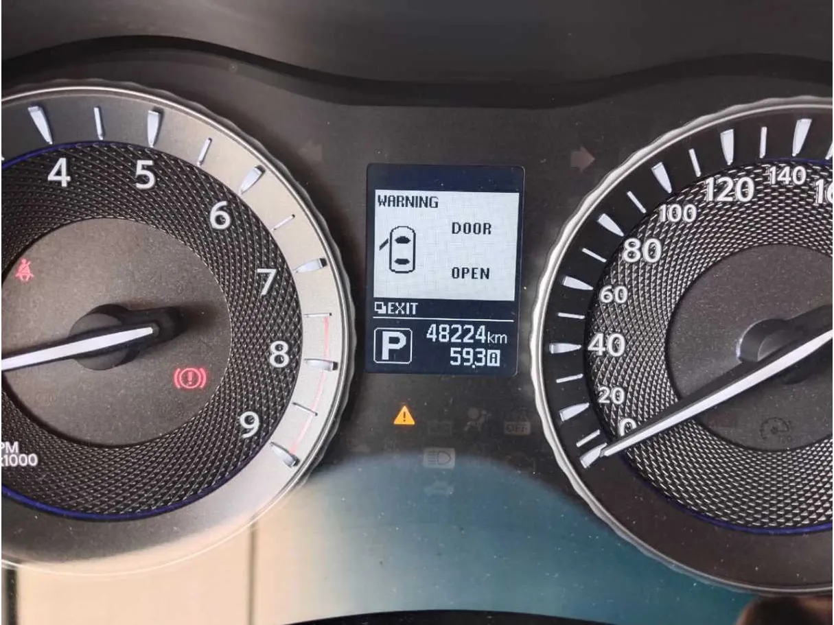 Car image 17