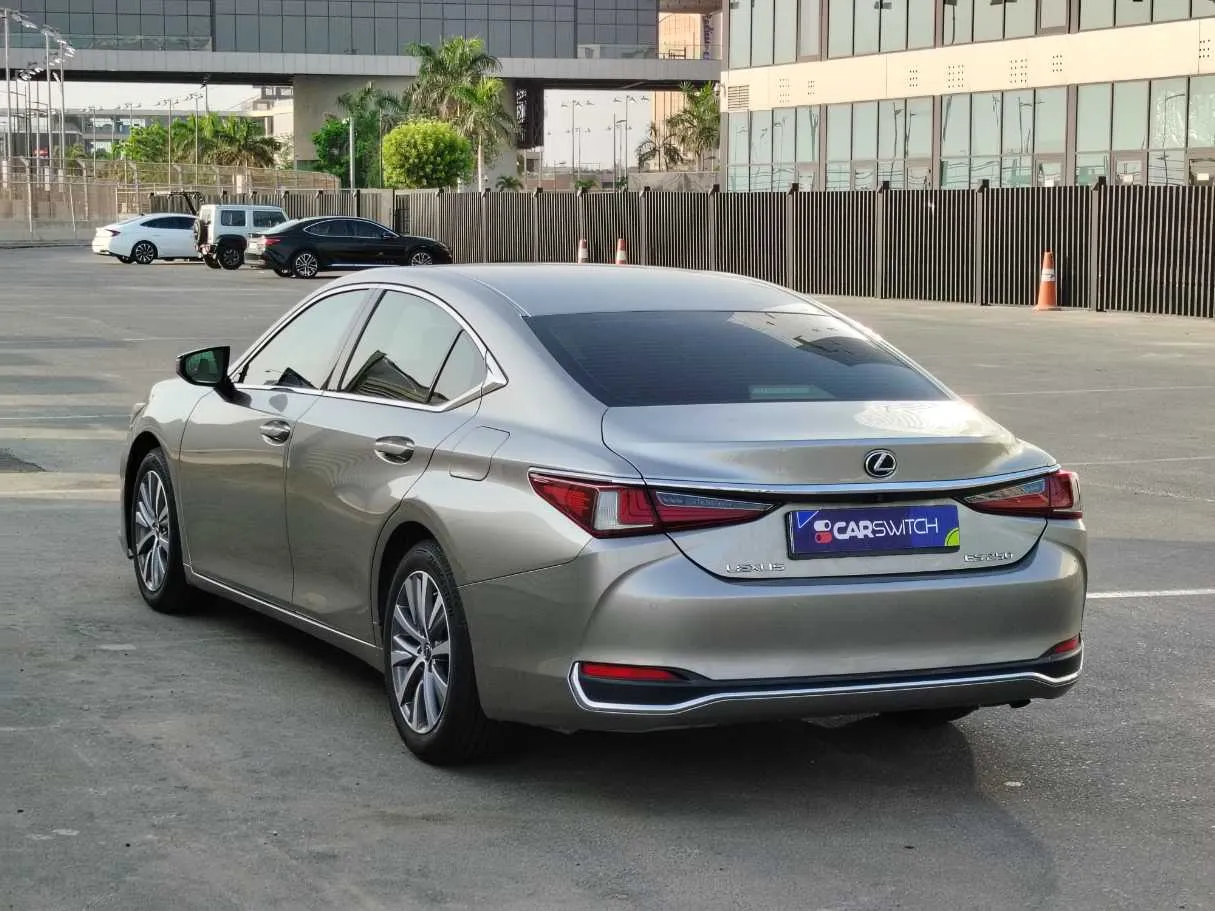 Car image 7