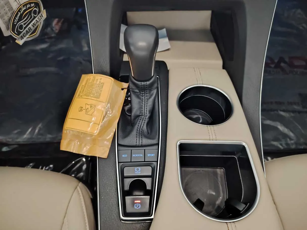 Car image 26