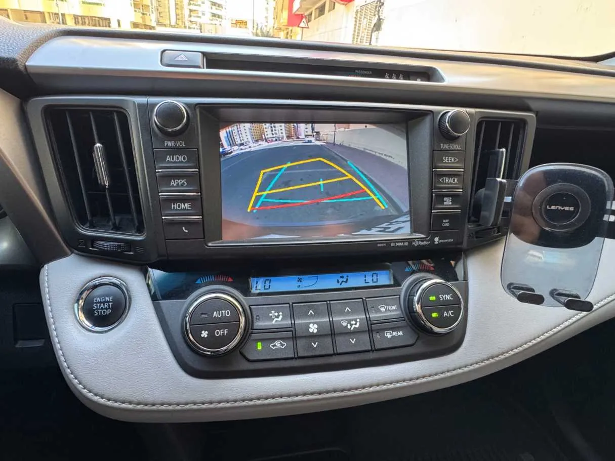 Car image 16