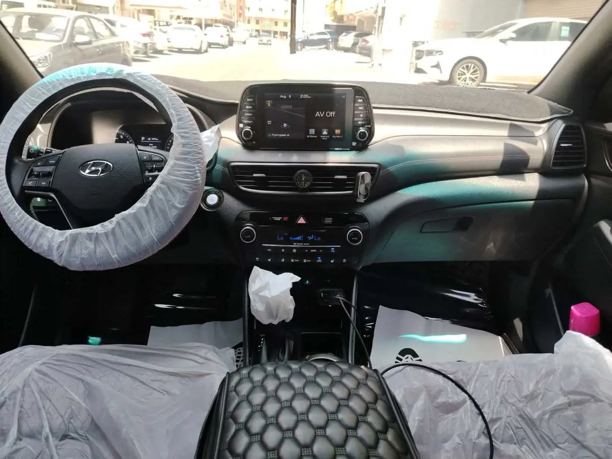 Car image 23