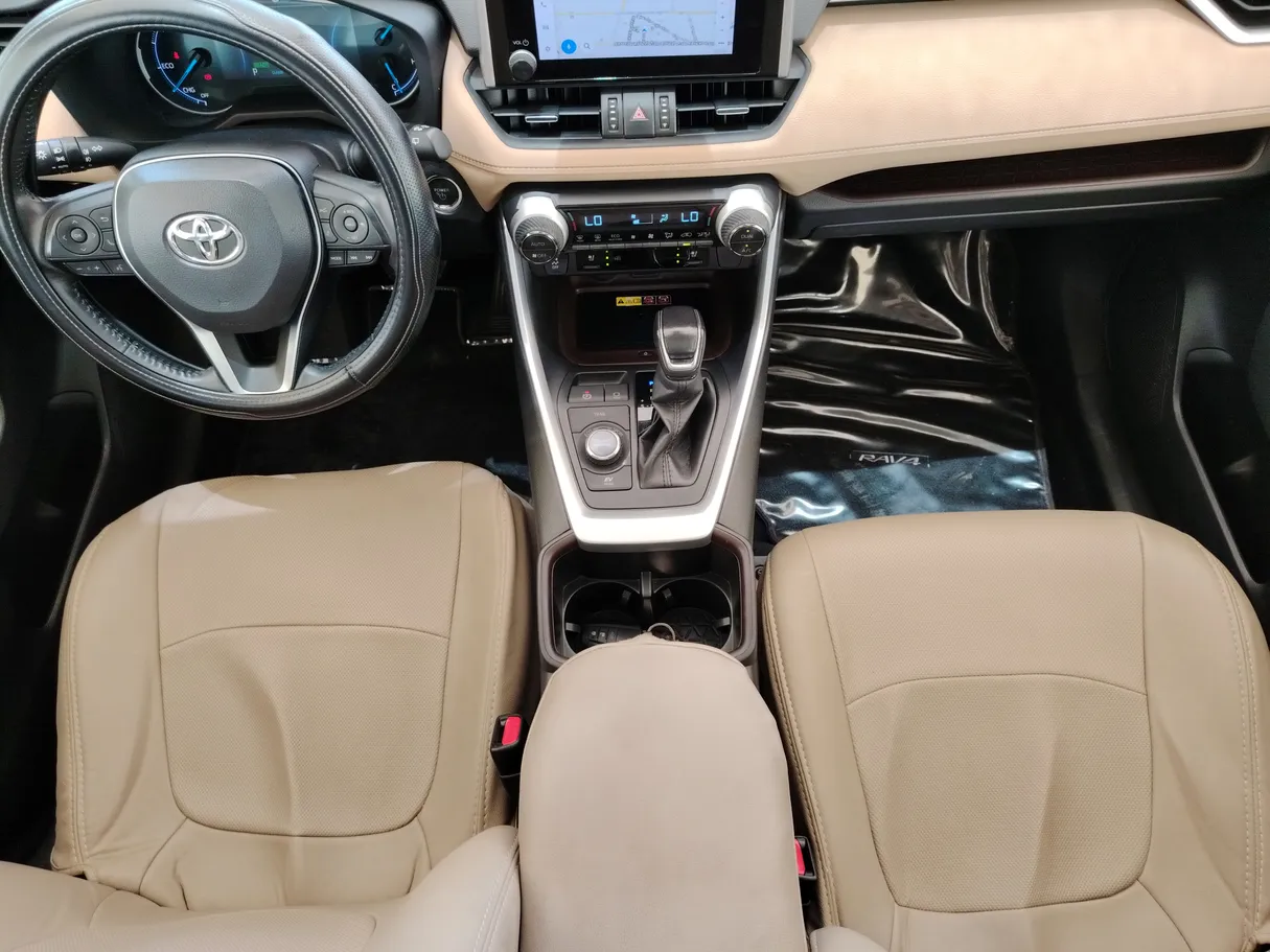 Car image 23