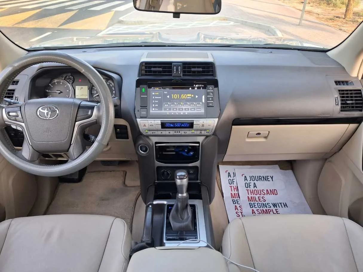 Car image 16