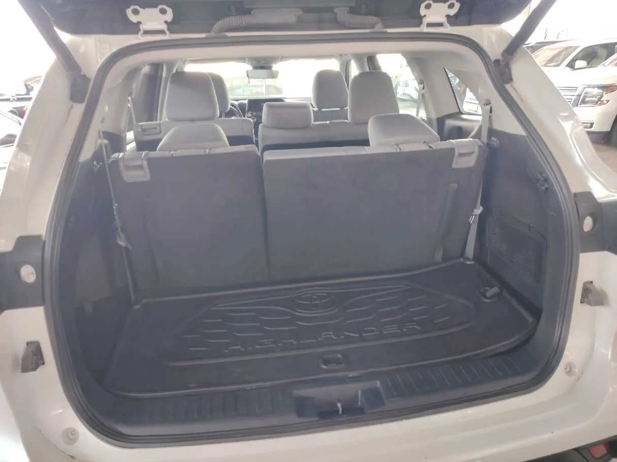 Car image 31