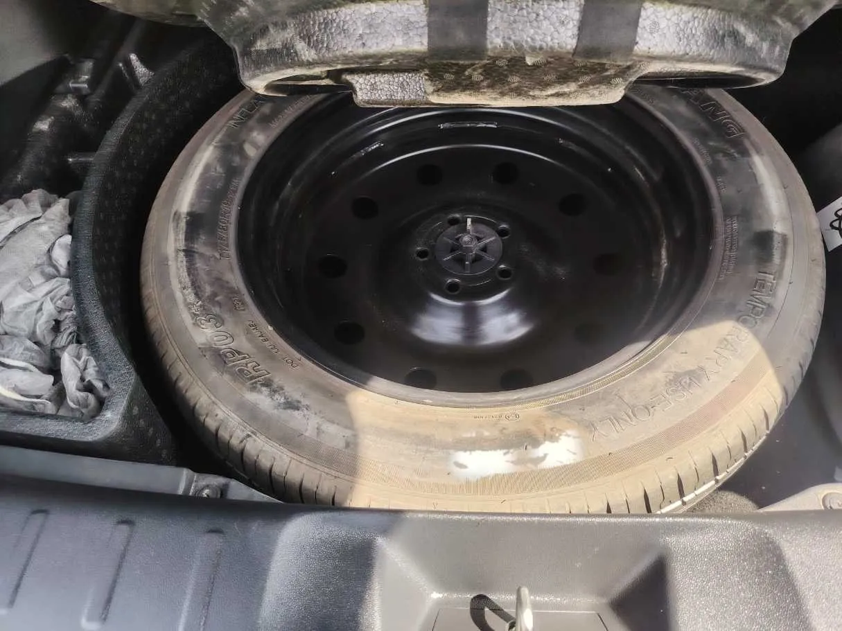 Car image 31