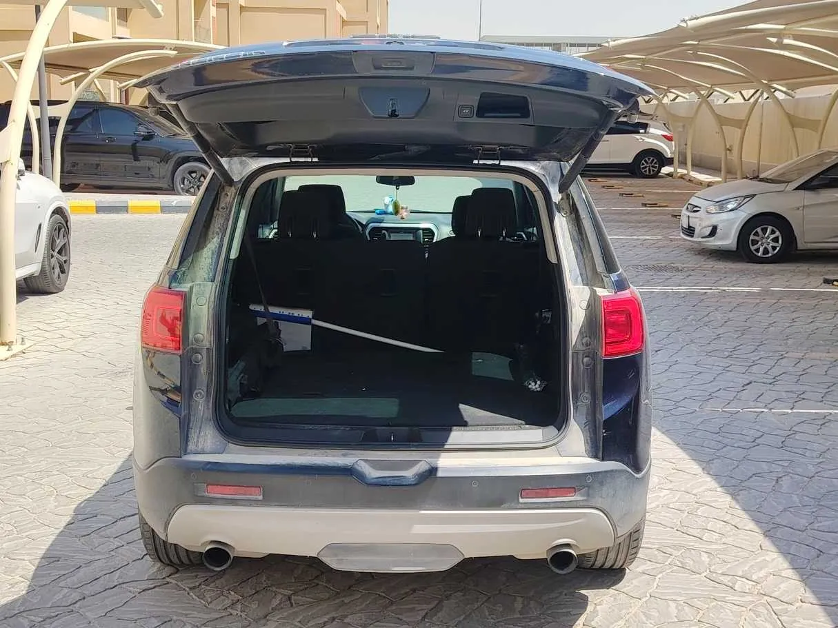 Car image 24