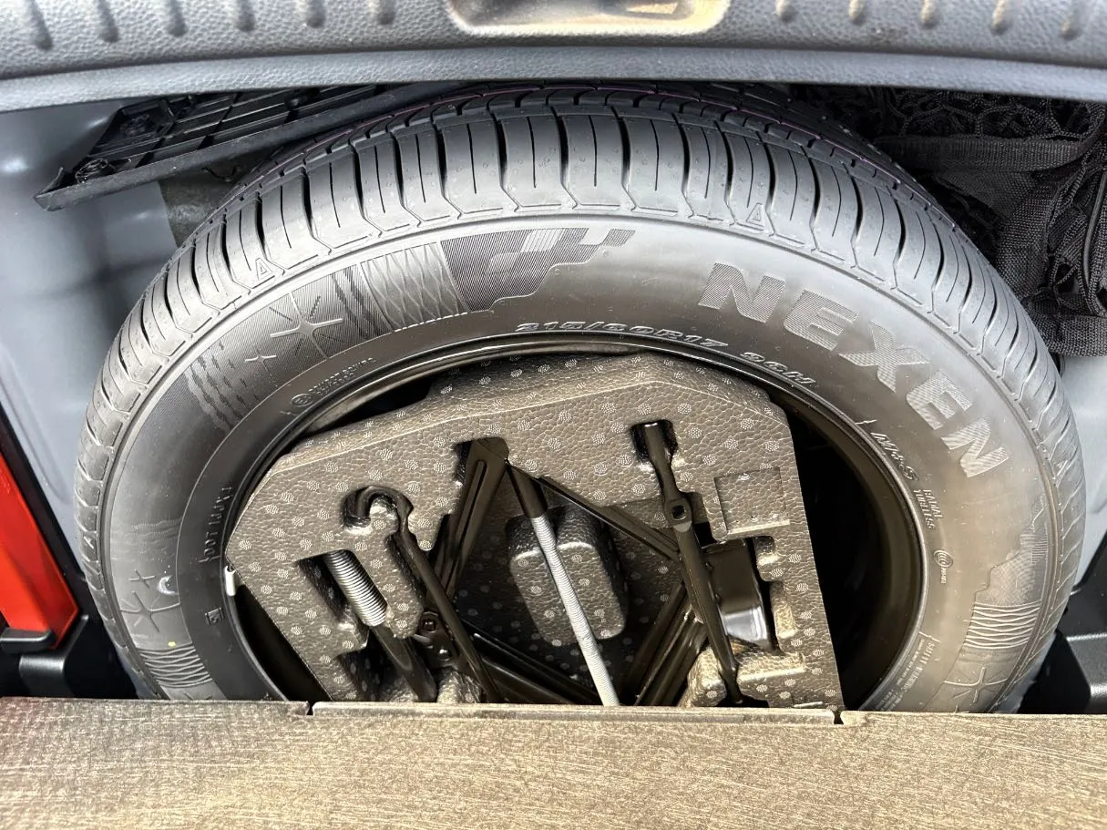 Car image 27