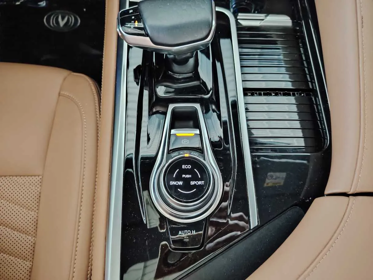 Car image 27