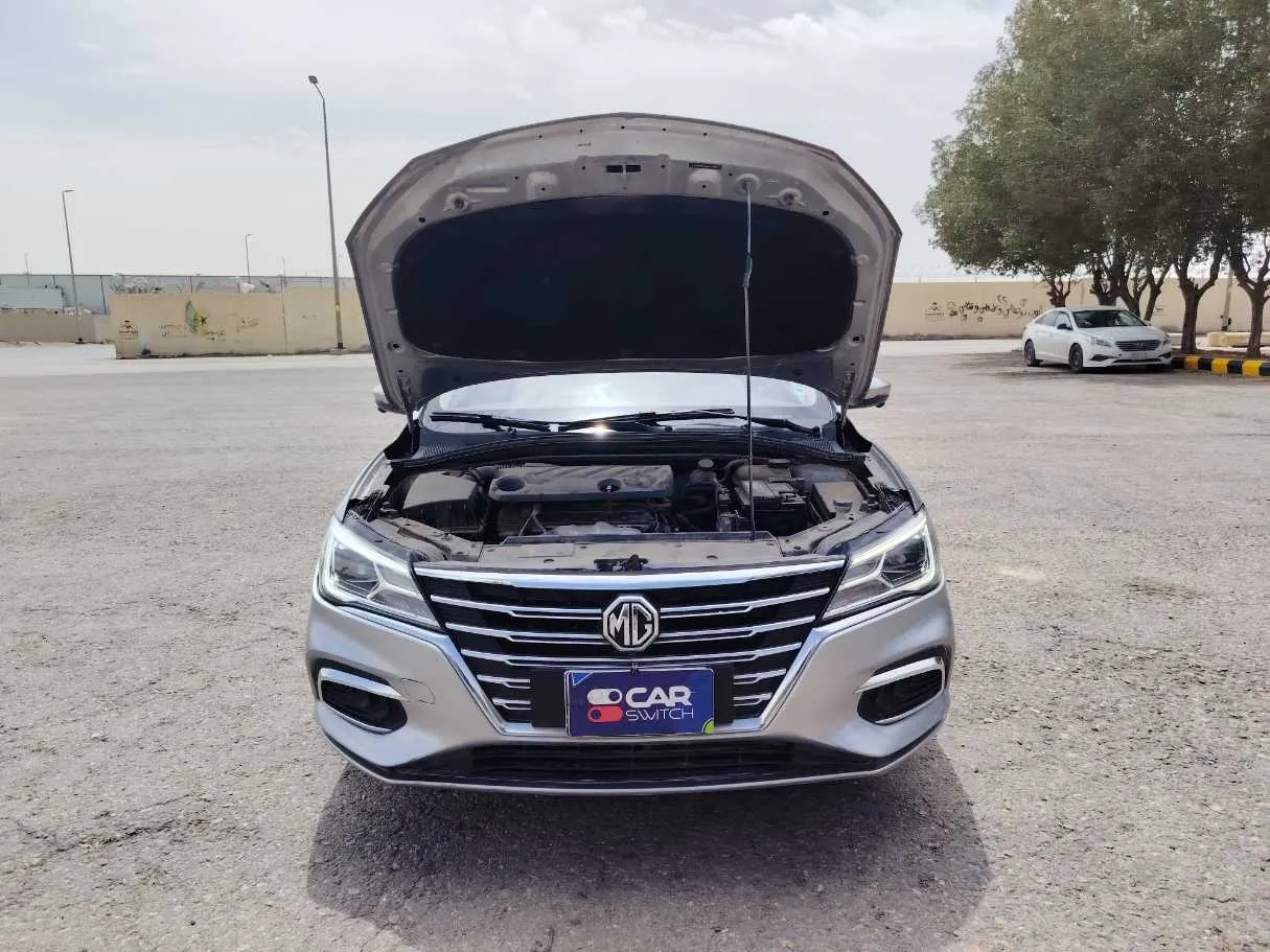 Car image 30