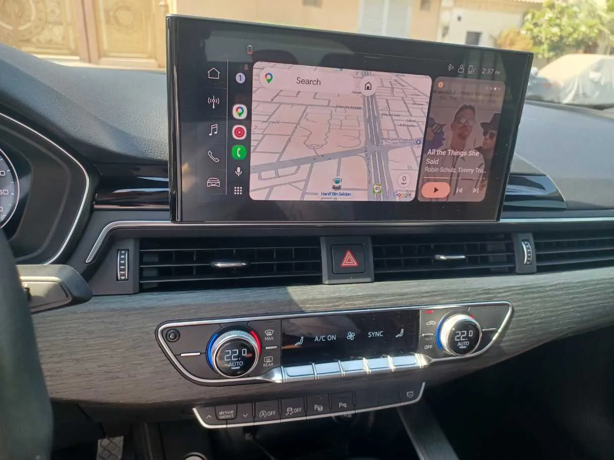 Car image 18