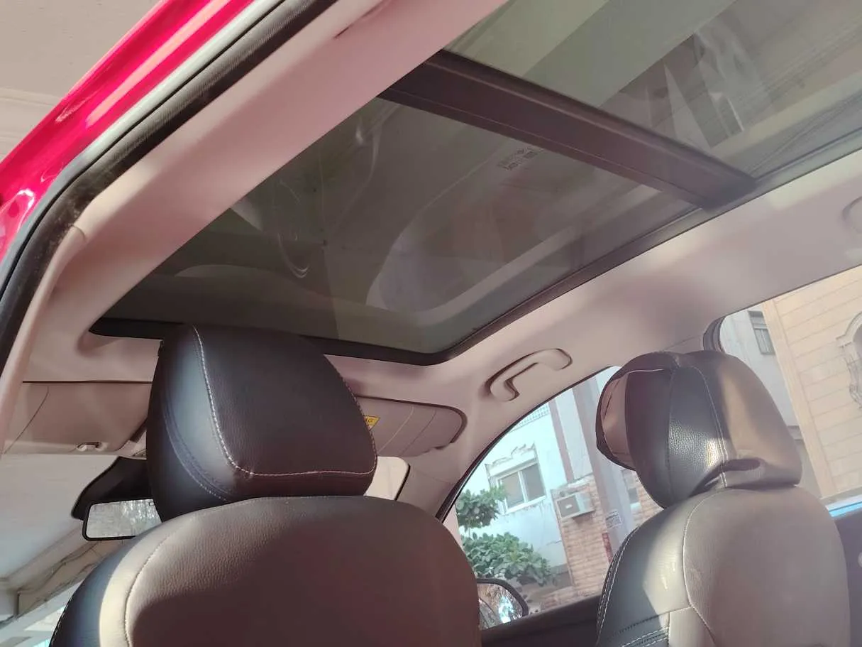 Car image 17
