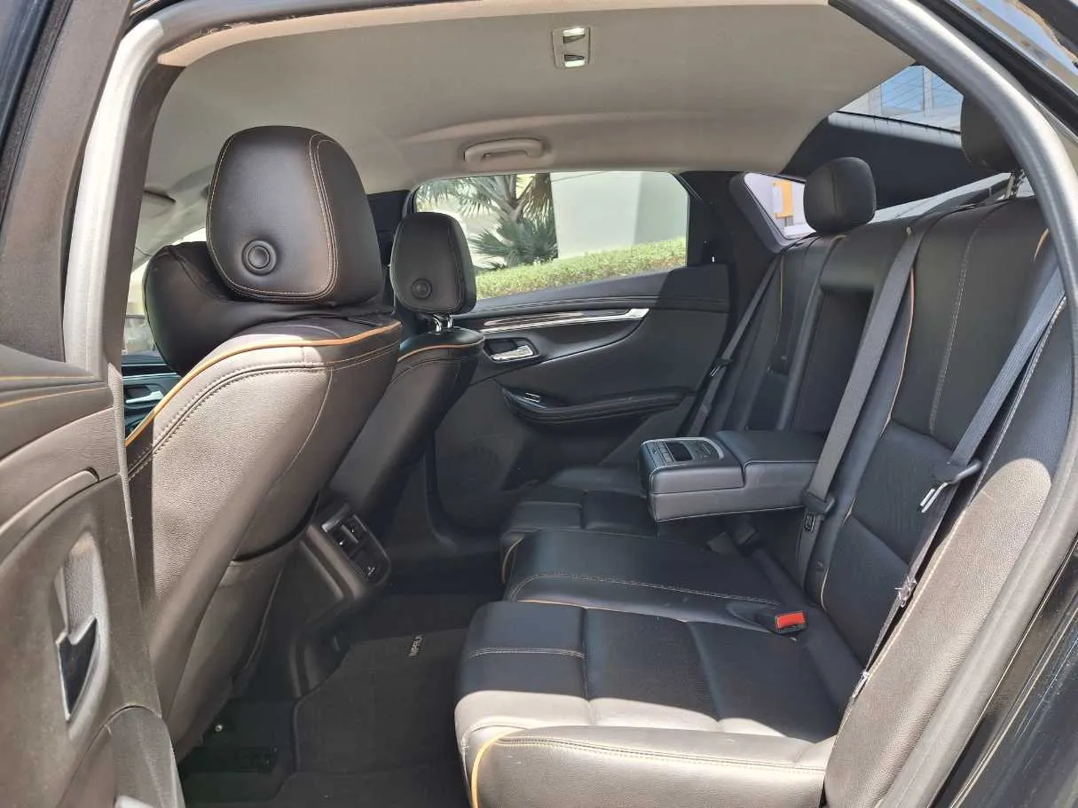Car image 13