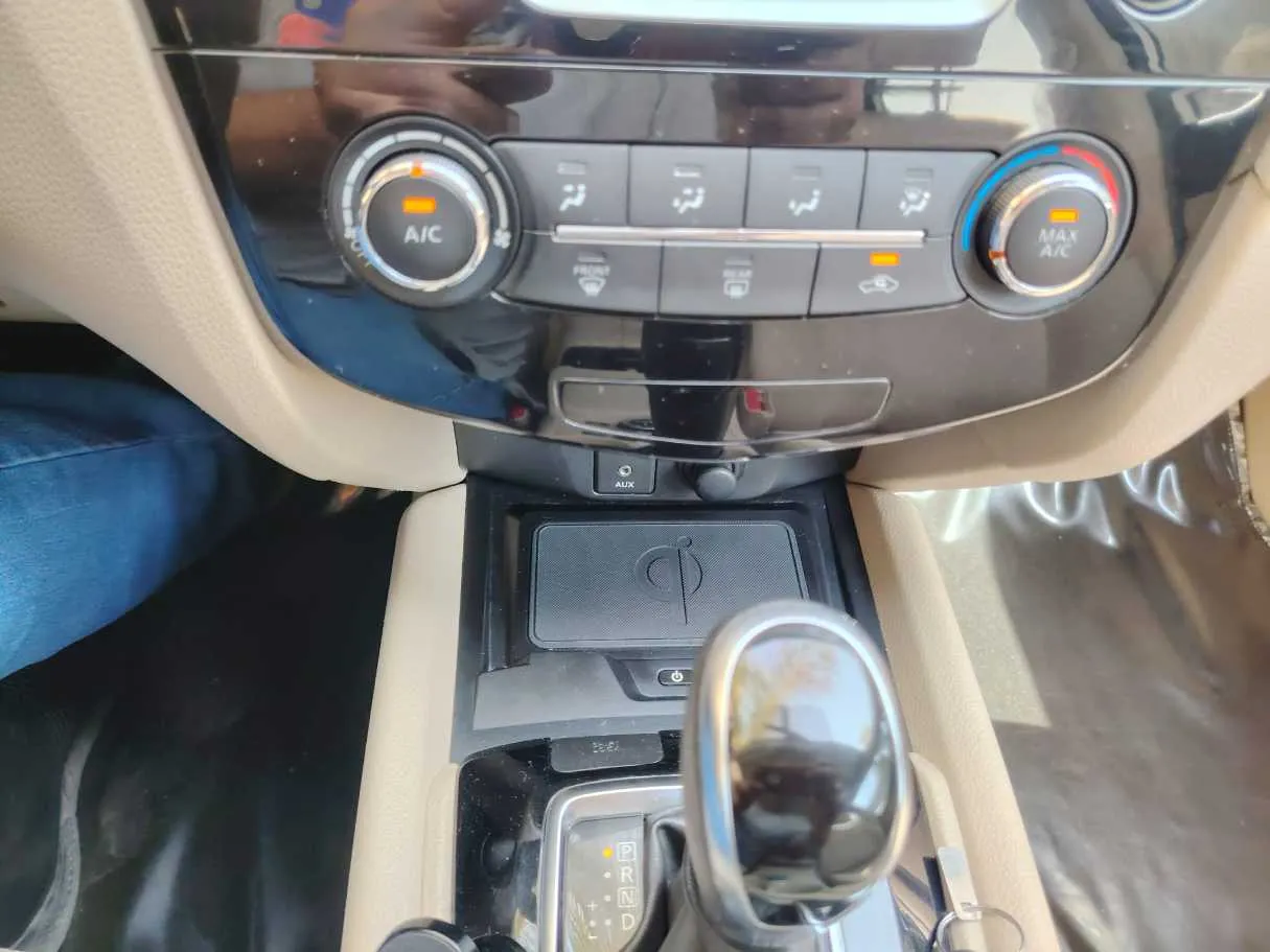 Car image 25