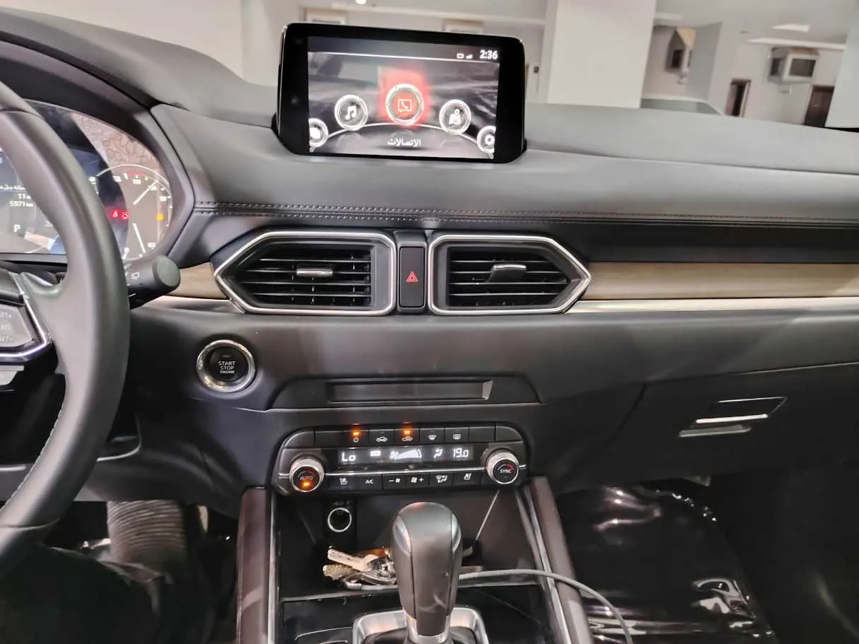 Car image 27