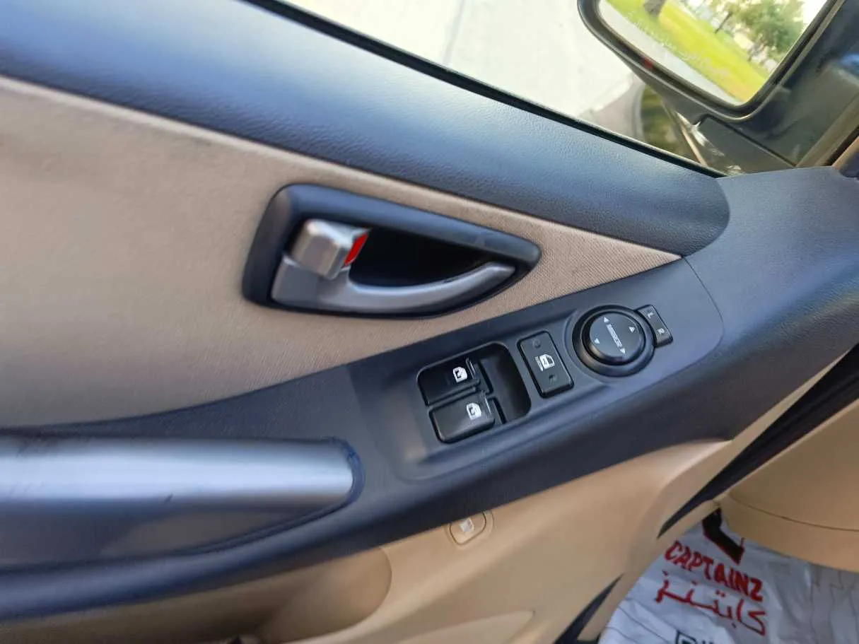 Car image 32
