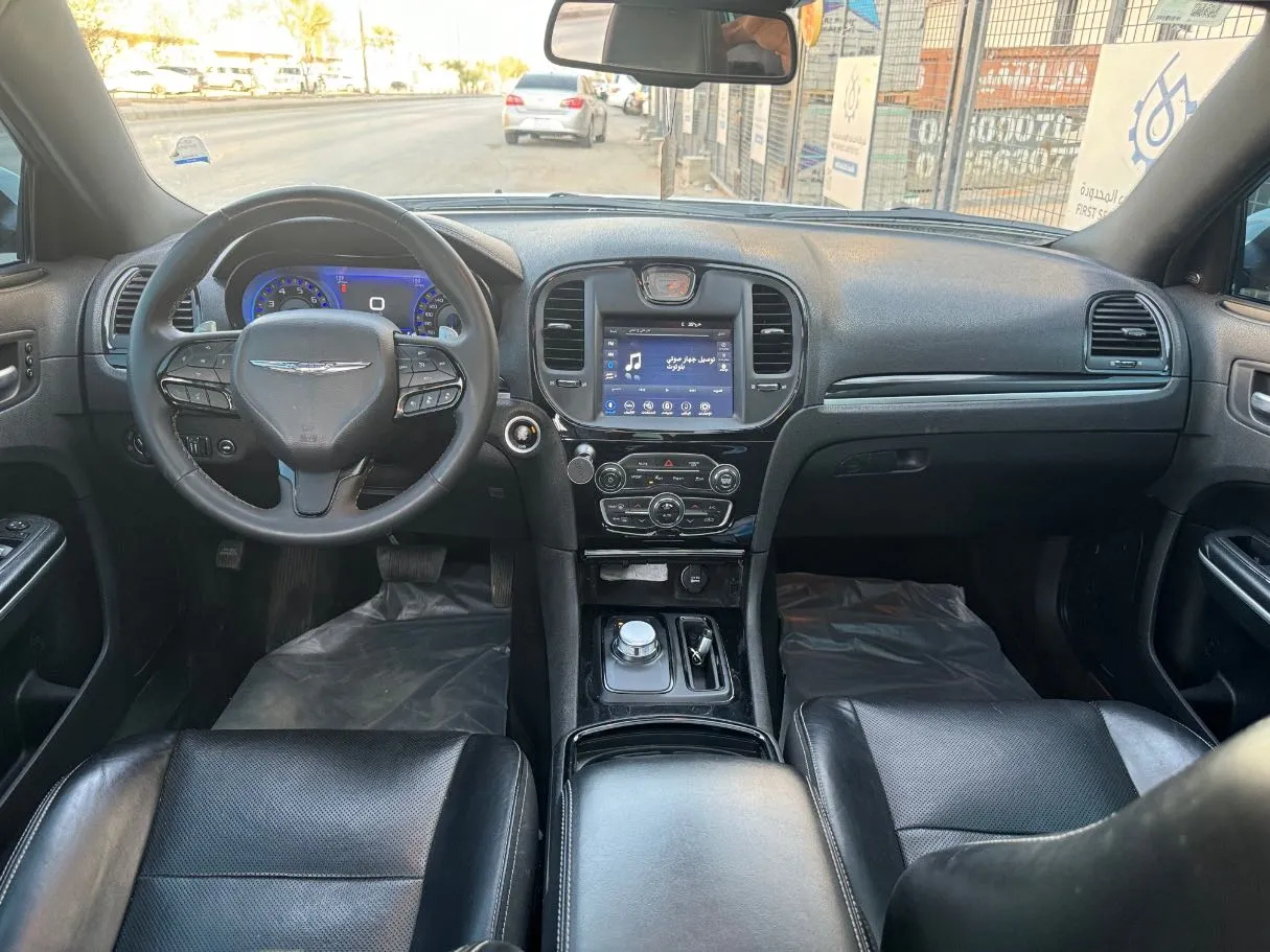 Car image 15