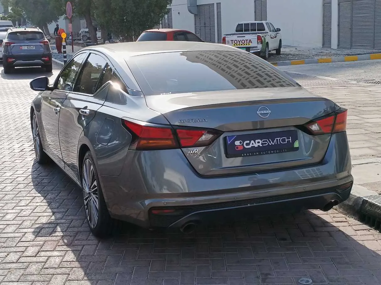 Car image 7