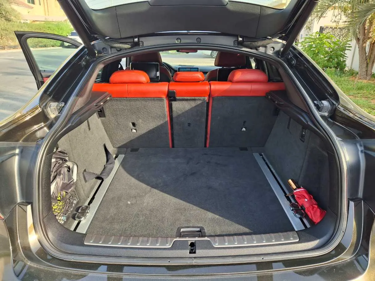 Car image 18